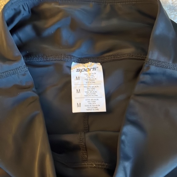 Sporti Exercise Capris Size Medium NWOT - Picture 2 of 2